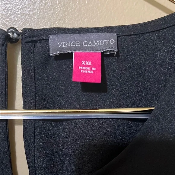 Vince Camuto Elegant Black Women's Top - Picture 2 of 5